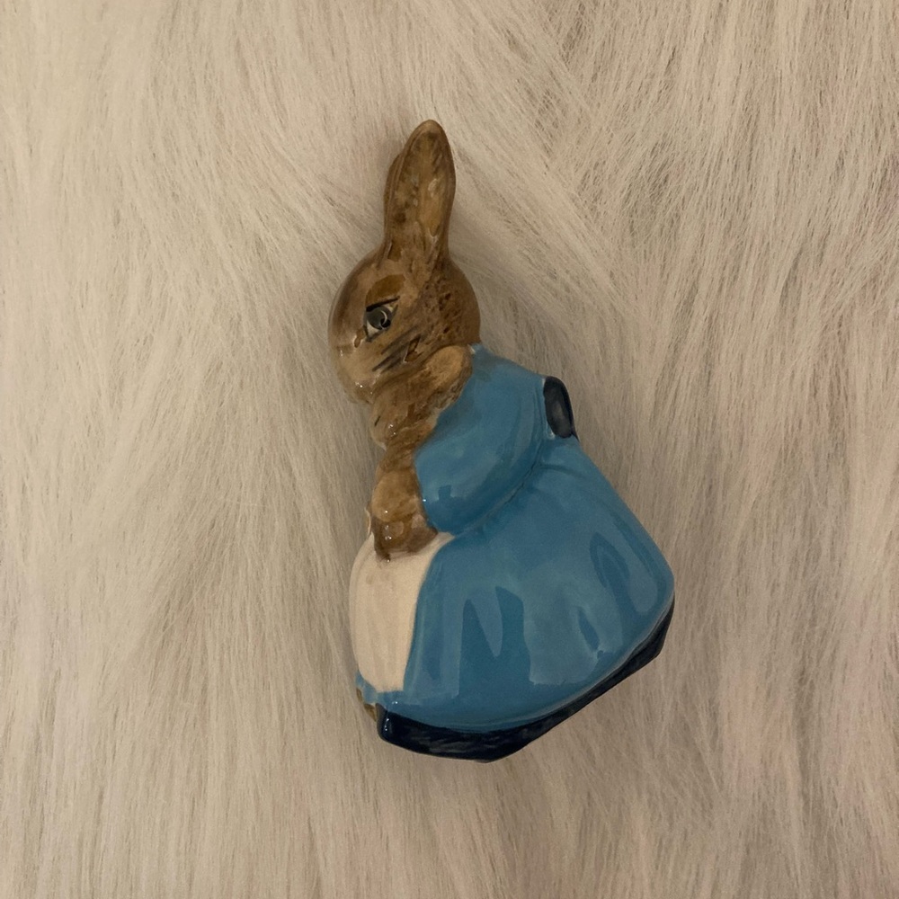 Royal Doulton Beatrix Potter “Mrs. Rabbit & Bunnies” - Picture 9 of 11